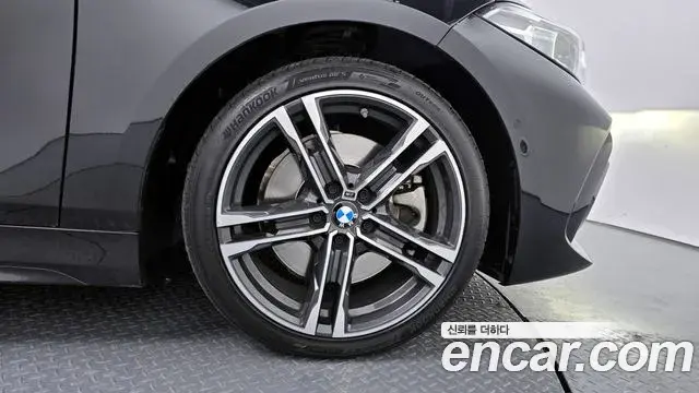 BMW 1 Series 2023 — Şəkil 18/20