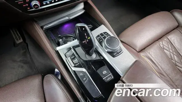 BMW 5 Series 2018 — Photo 8/20
