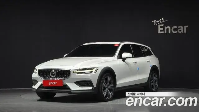 Volvo V60 Cross Country 2021 — Photo 12/20