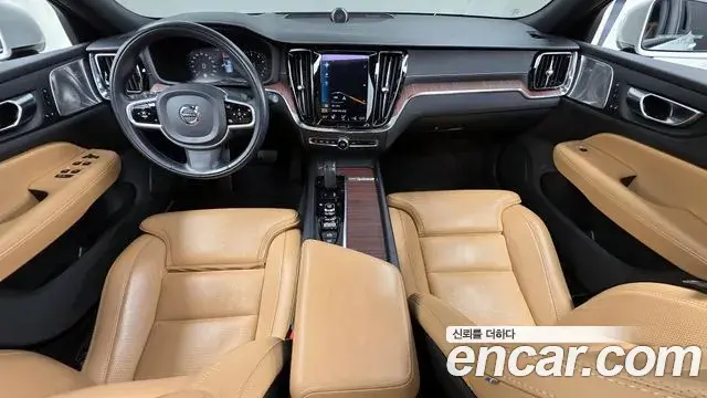 Volvo V60 Cross Country 2021 — Photo 5/20
