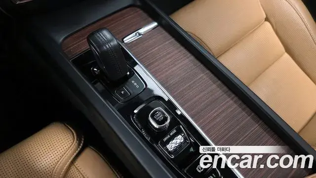Volvo V60 Cross Country 2021 — Photo 9/20