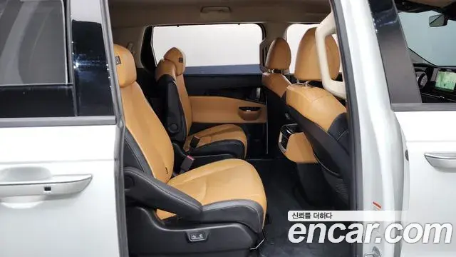 Kia Carnival 2022 — Фото 12/20