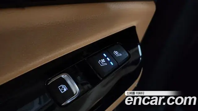 Kia Carnival 2022 — Фото 19/20