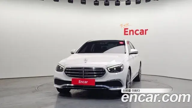 Mercedes-Benz E-Class 2021 — Photo 19/20