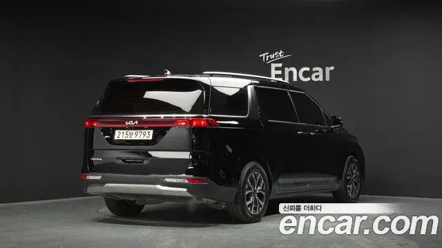 Kia Carnival 2023 — Photo 11/20