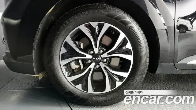 Kia Carnival 2023 — Photo 18/20