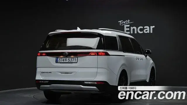 Kia Carnival 2021 — Photo 18/20