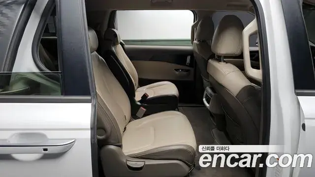 Kia Carnival 2021 — Photo 5/20