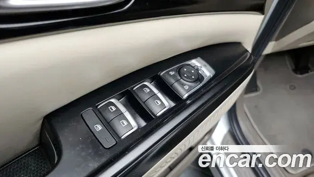 Kia Carnival 2021 — Photo 1/20