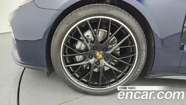 Porsche Panamera 2021 — Photo 7/20