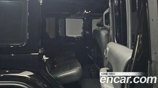 Jeep Wrangler 2021 — ფოტო 3/20
