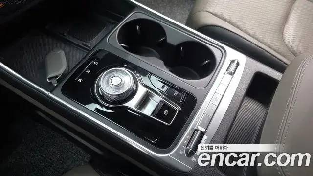 Kia Carnival 2024 — ფოტო 9/20