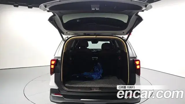 Kia Carnival 2024 — ფოტო 15/20