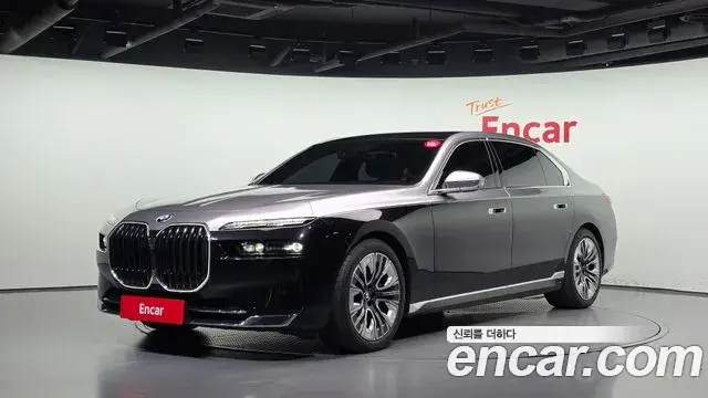 BMW 7 Series 2023 — Photo 11/20