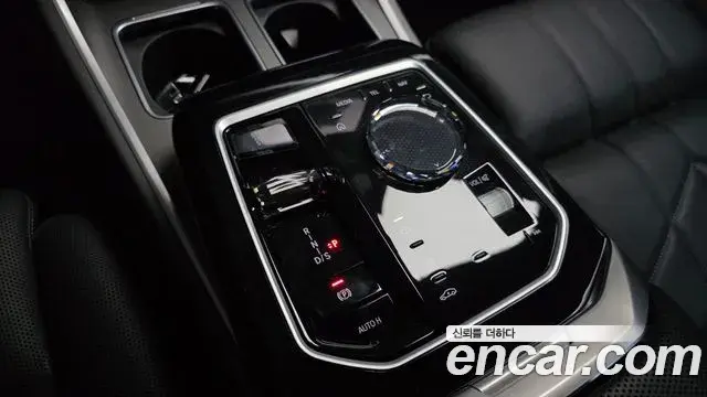 BMW 7 Series 2023 — Photo 13/20