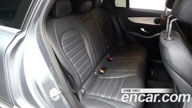 Mercedes-Benz GLC-Class 2021 — Photo 9/20