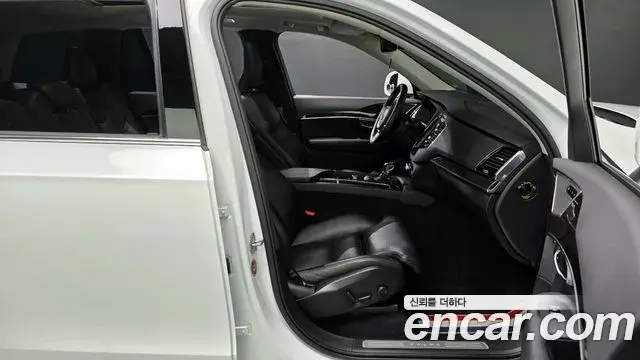 Volvo XC90 2019 — Photo 3/20
