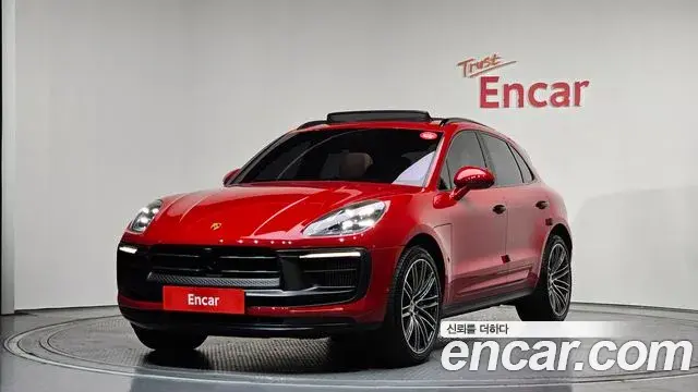 Porsche Macan 2023 — ფოტო 15/20