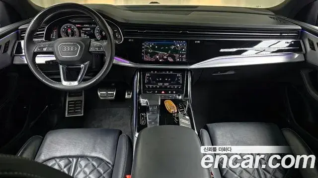 Audi Q8 2023 — ფოტო 17/19