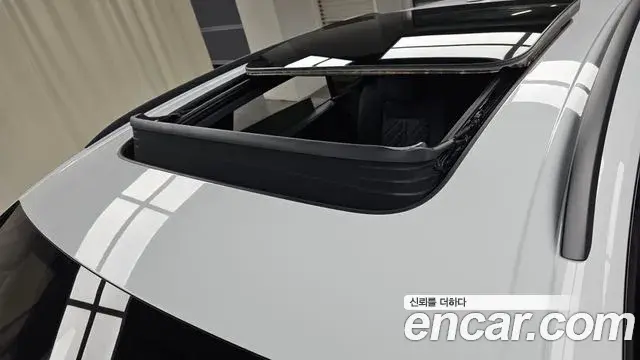 Audi Q8 2023 — ფოტო 5/19
