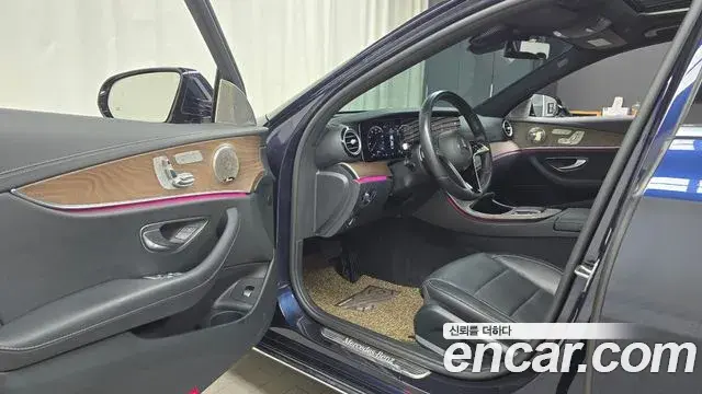 Mercedes-Benz E-Class 2022 — Фото 10/20