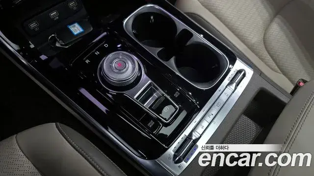 Kia Carnival 2021 — Photo 8/20