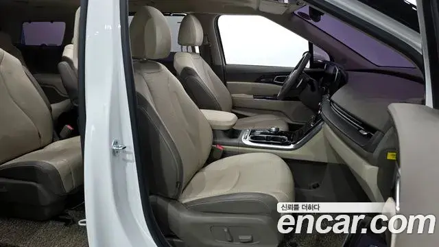 Kia Carnival 2021 — Photo 17/20