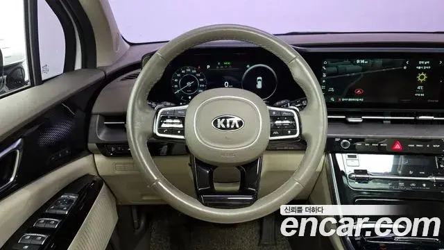 Kia Carnival 2021 — Photo 19/20