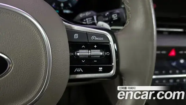 Kia Carnival 2021 — Photo 16/20