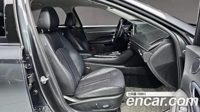 Hyundai Sonata Hybrid 2021 — ფოტო 14/20