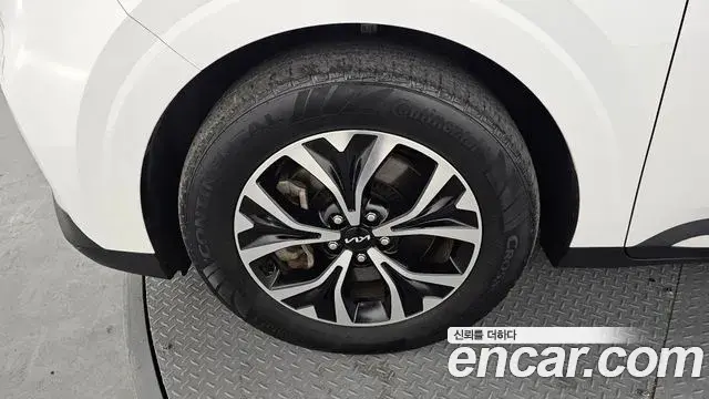 Kia Carnival 2023 — Фото 5/20