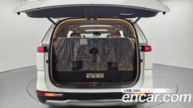 Kia Carnival 2023 — Фото 20/20