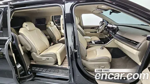 Kia Carnival 2021 — Photo 12/20
