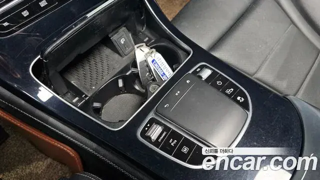 Mercedes-Benz GLC-Class 2020 — ფოტო 5/20