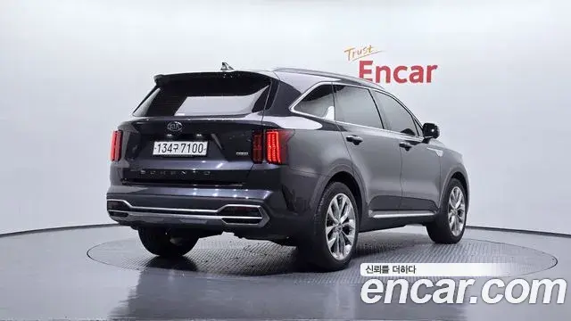 Kia Sorento 2021 — Фото 2/20