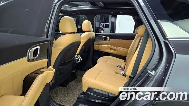 Kia Sorento 2021 — Фото 13/20