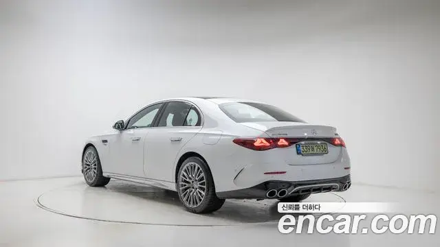 Mercedes-Benz E-Class 2025 — ფოტო 18/20
