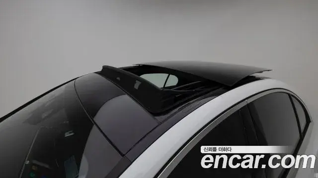 Mercedes-Benz E-Class 2025 — ფოტო 13/20