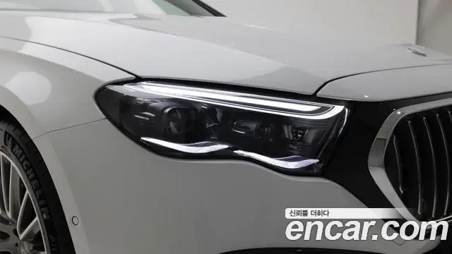 Mercedes-Benz E-Class 2025 — ფოტო 8/20