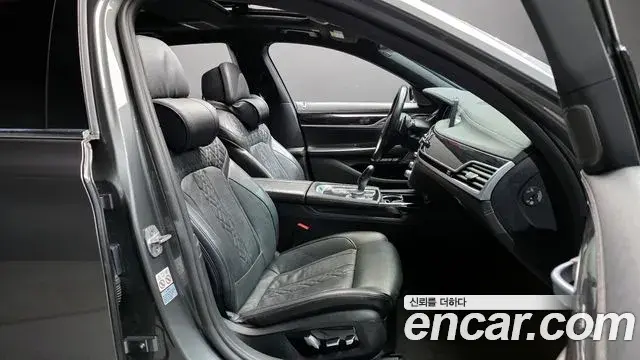 BMW 7 Series 2018 — ფოტო 9/20