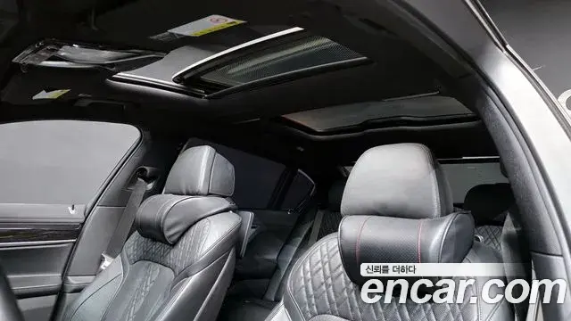 BMW 7 Series 2018 — ფოტო 5/20