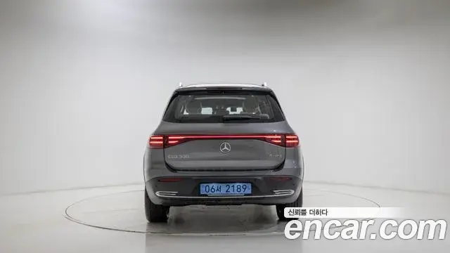 Mercedes-Benz EQB 2025 — Şəkil 18/20