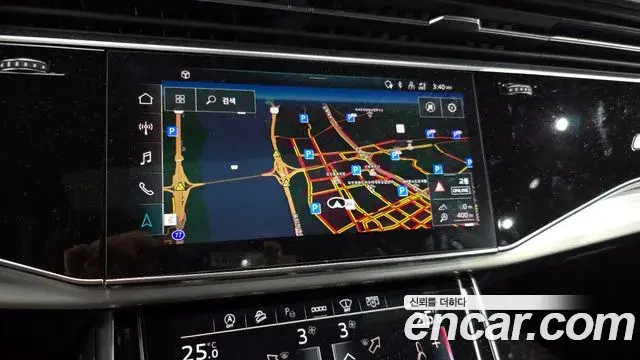 Audi Q8 2021 — ფოტო 14/20