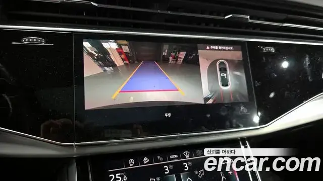 Audi Q8 2021 — ფოტო 13/20