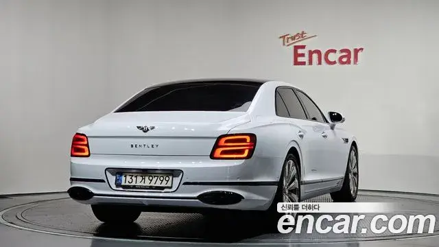 Bentley Flying Spur 2022 — Photo 7/20