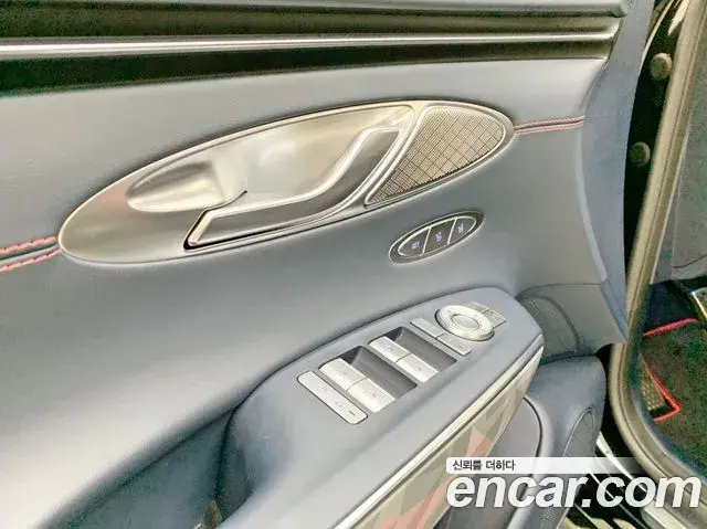 Genesis GV70 2023 — Photo 17/20