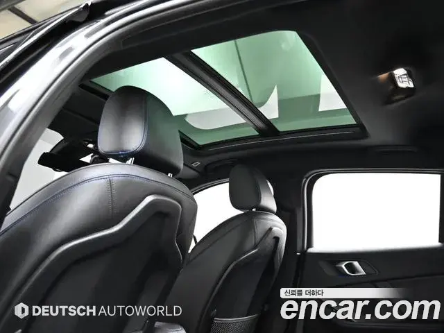 BMW 1 Series 2023 — Photo 12/20