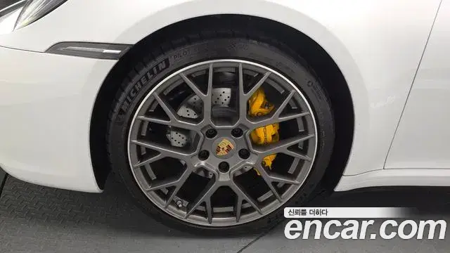 Porsche 911 2024 — Photo 14/20