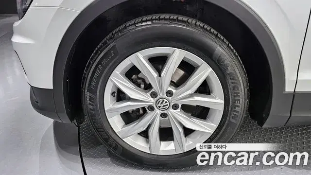 Volkswagen Tiguan 2020 — ფოტო 20/20