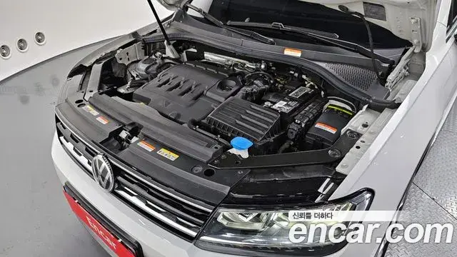 Volkswagen Tiguan 2020 — ფოტო 5/20